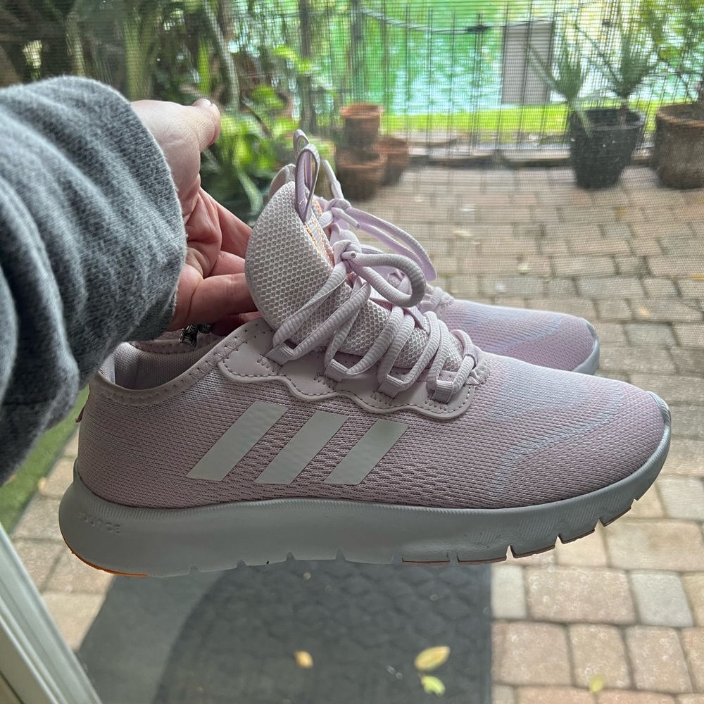Adidas Pink Bounce size 8 women’s